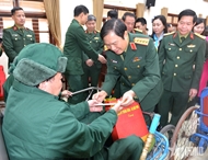 General Nguyen Tan Cuong visits agencies and units in Ninh Binh
